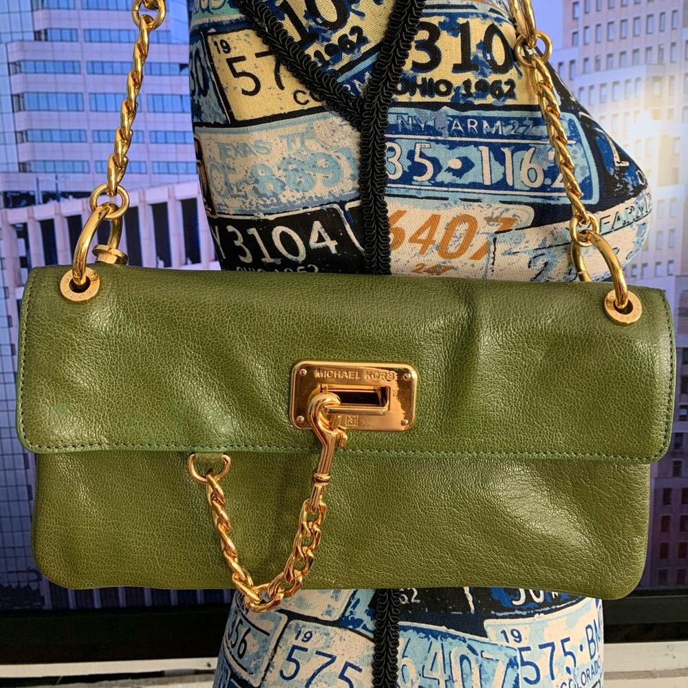 Green chained Michael Kors purse small